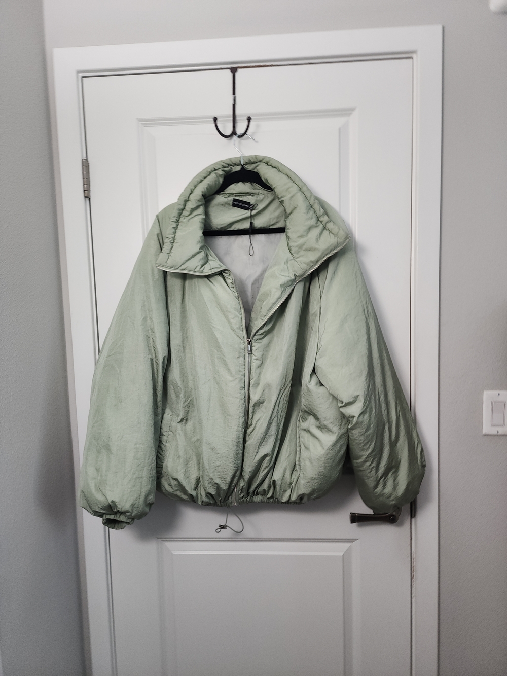 PrettyLittleThing Sage Green Oversized Puffer Jacket (1X-2X)